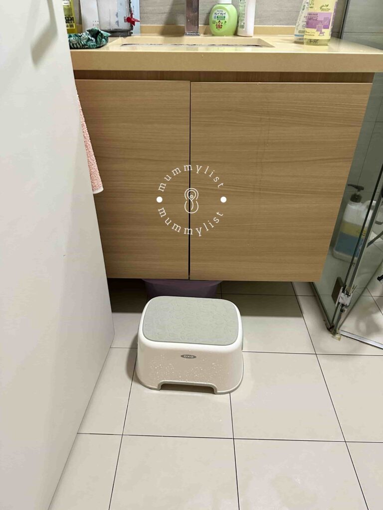 How to potty train a toddler: Anti Slip Stool